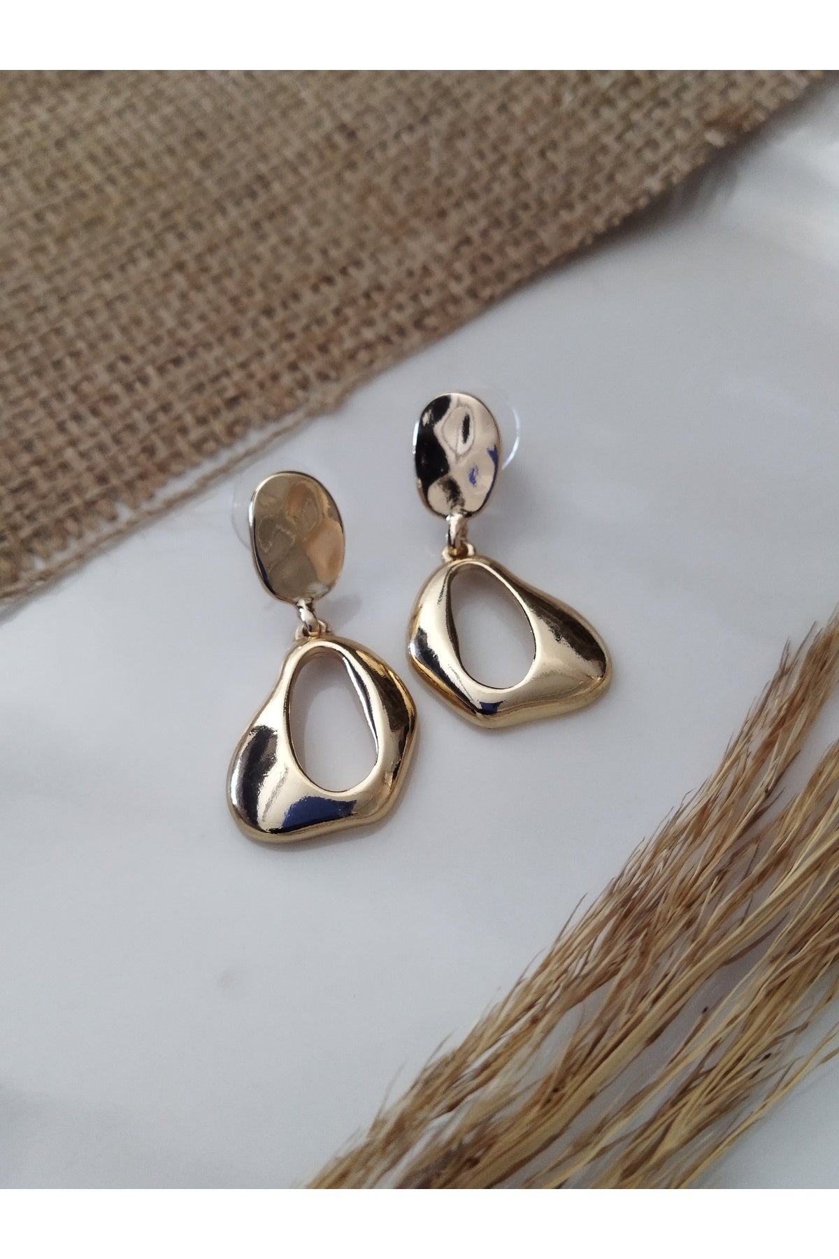 DAMLA FİGÜR SALLANTILI KÜPE