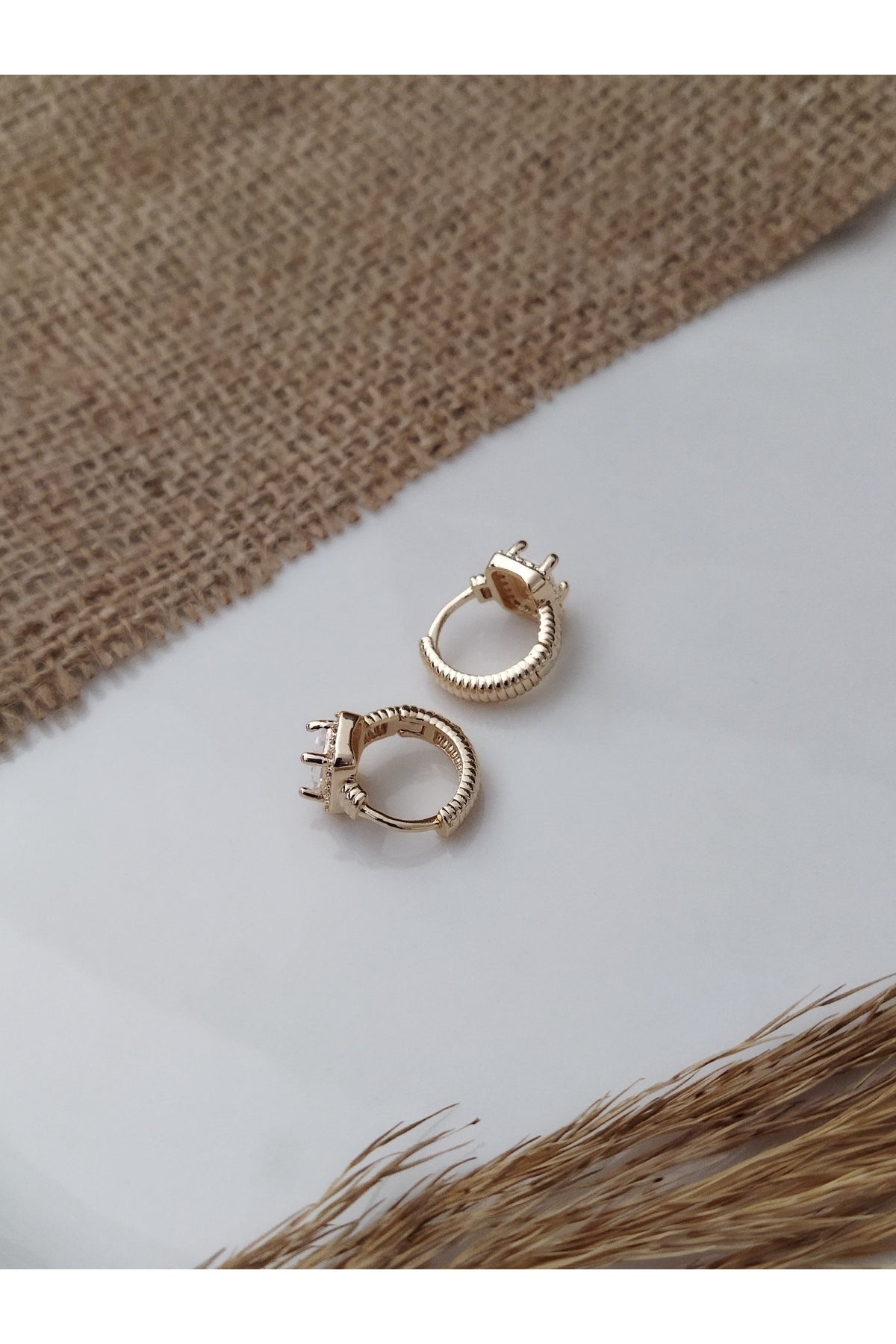BAGET TAŞLI GOLD HALKA KÜPE