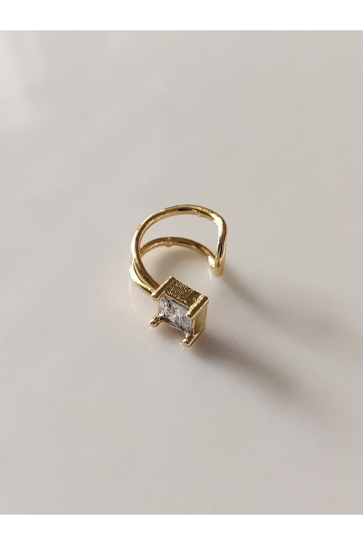 Kıkırdak Küpe Kare Taşlı Minimal Helix Küpe