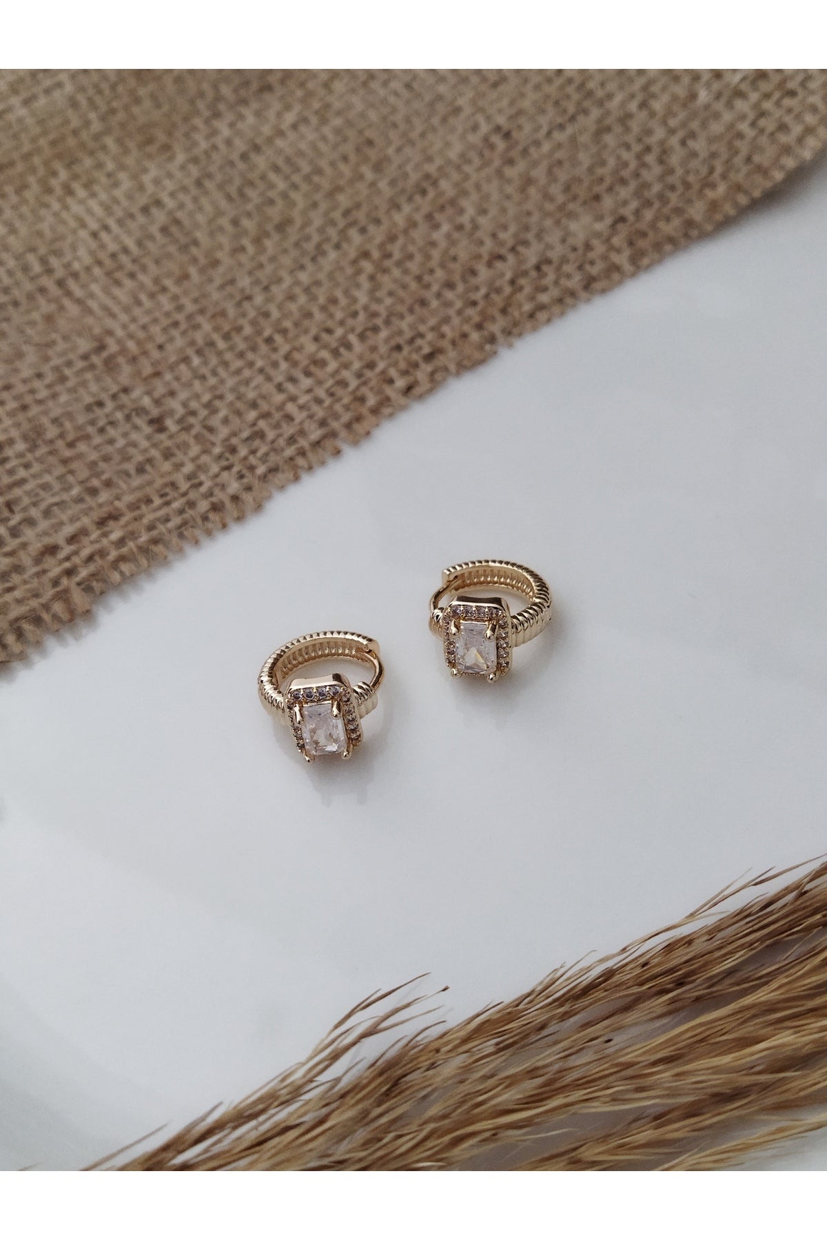 BAGET TAŞLI GOLD HALKA KÜPE