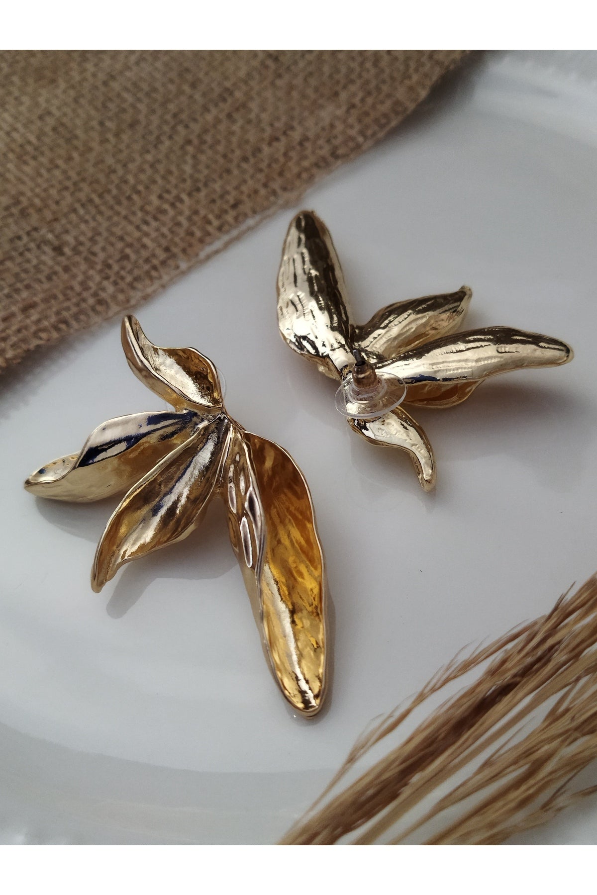 GOLD BÜYÜK ÇİÇEK FİGÜR KÜPE