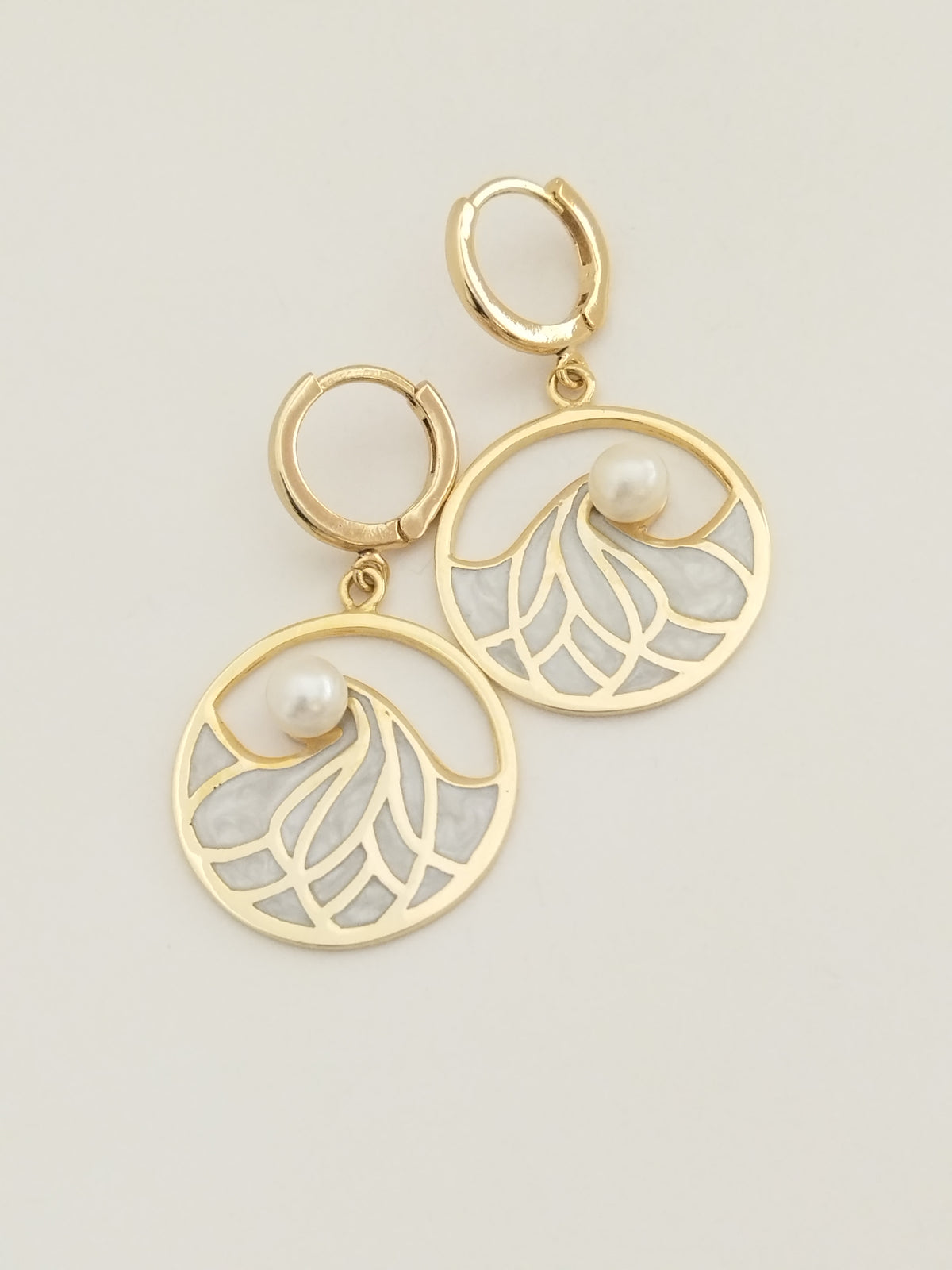 Madame Perle – Ocean | Enamelled Wave Earrings