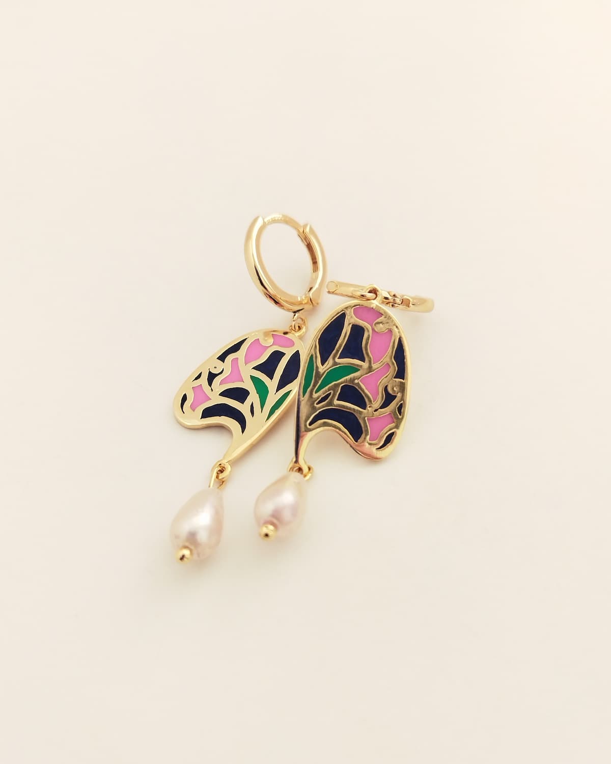 Madame Perle – Radiance | Enameled Pearl Earrings