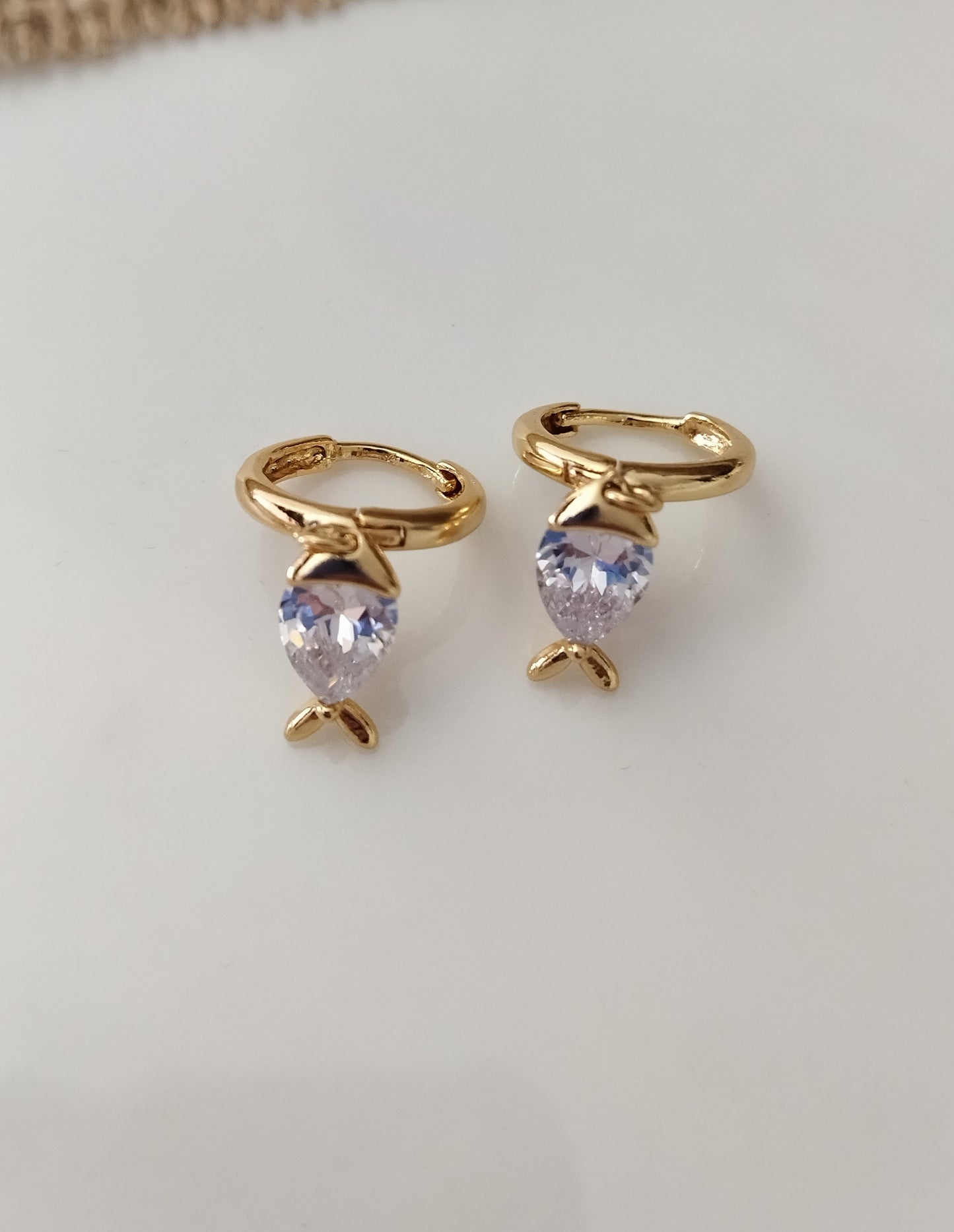 BALIK FİGÜRLÜ HALKA KÜPE