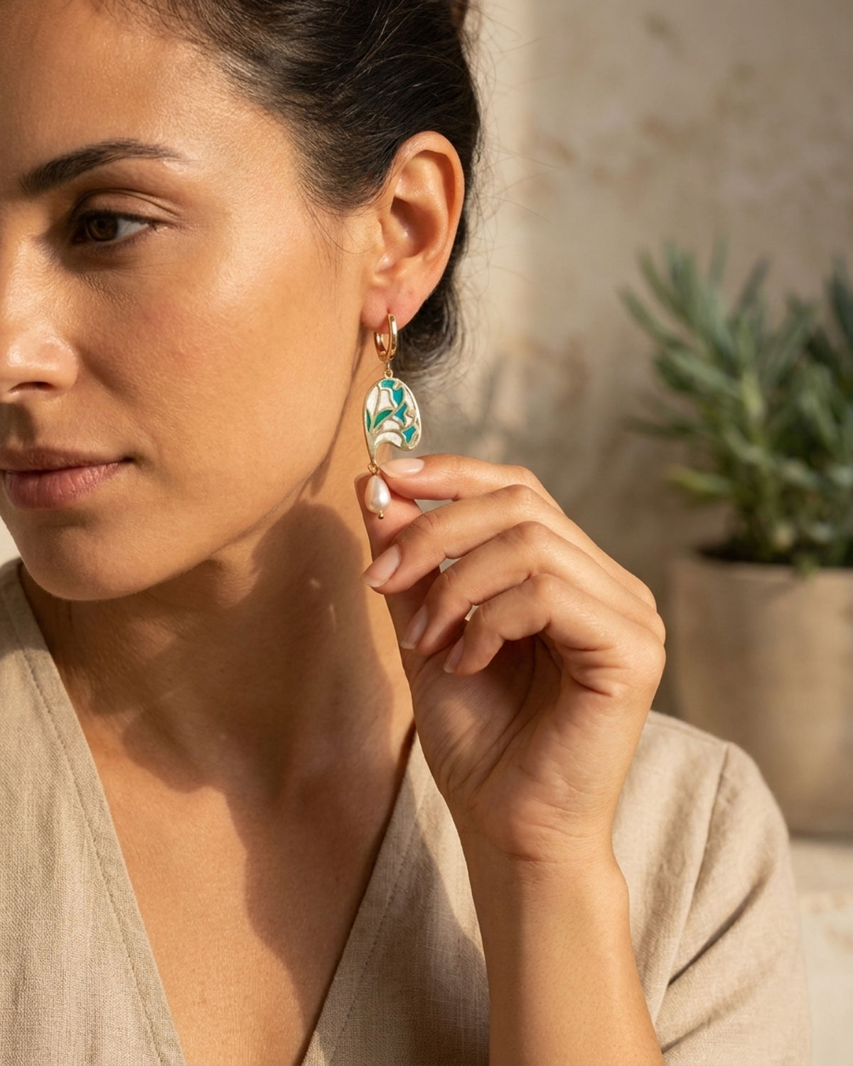 Madame Perle – Radiance | Enameled Pearl Earrings