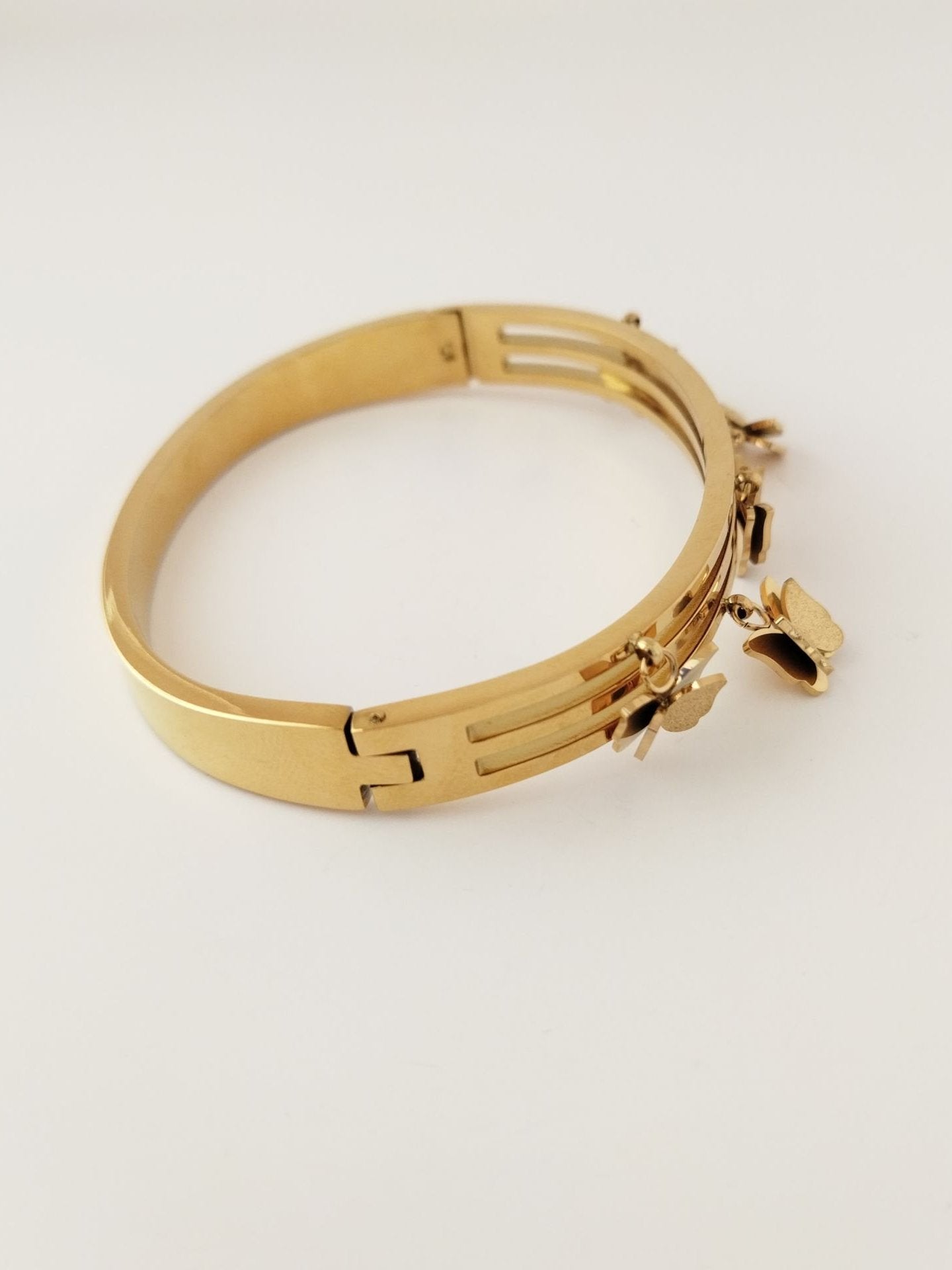 ÇELİK GOLD KELEBEK DETAYLI BİLEKLİK