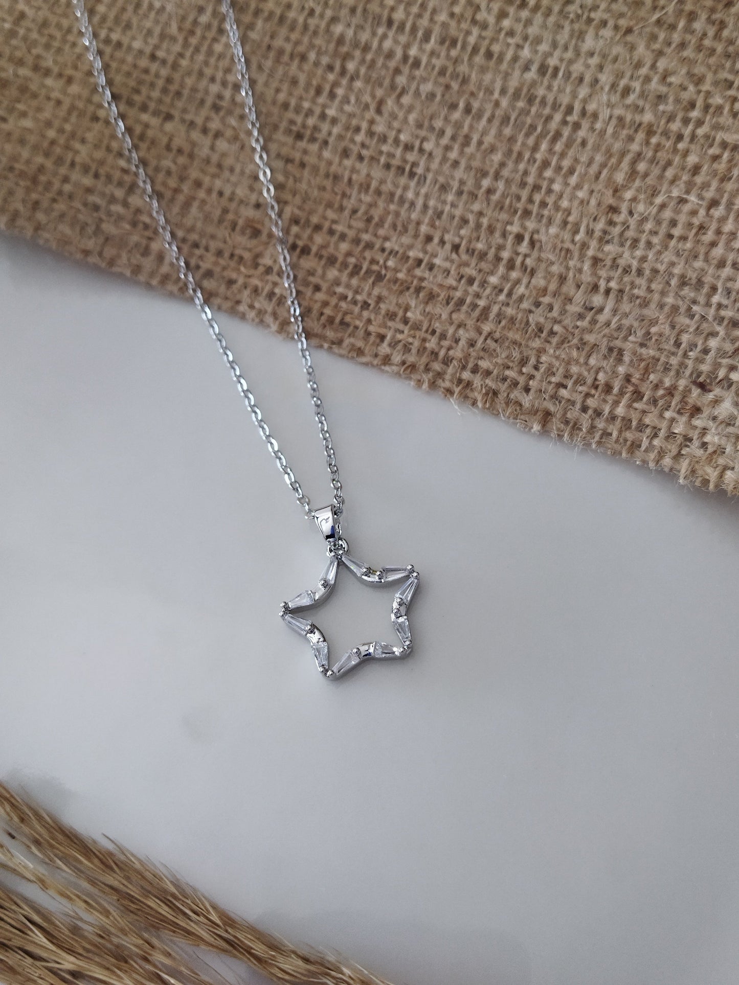 ÇELİK TAŞLI CHARM KADIN KOLYELER