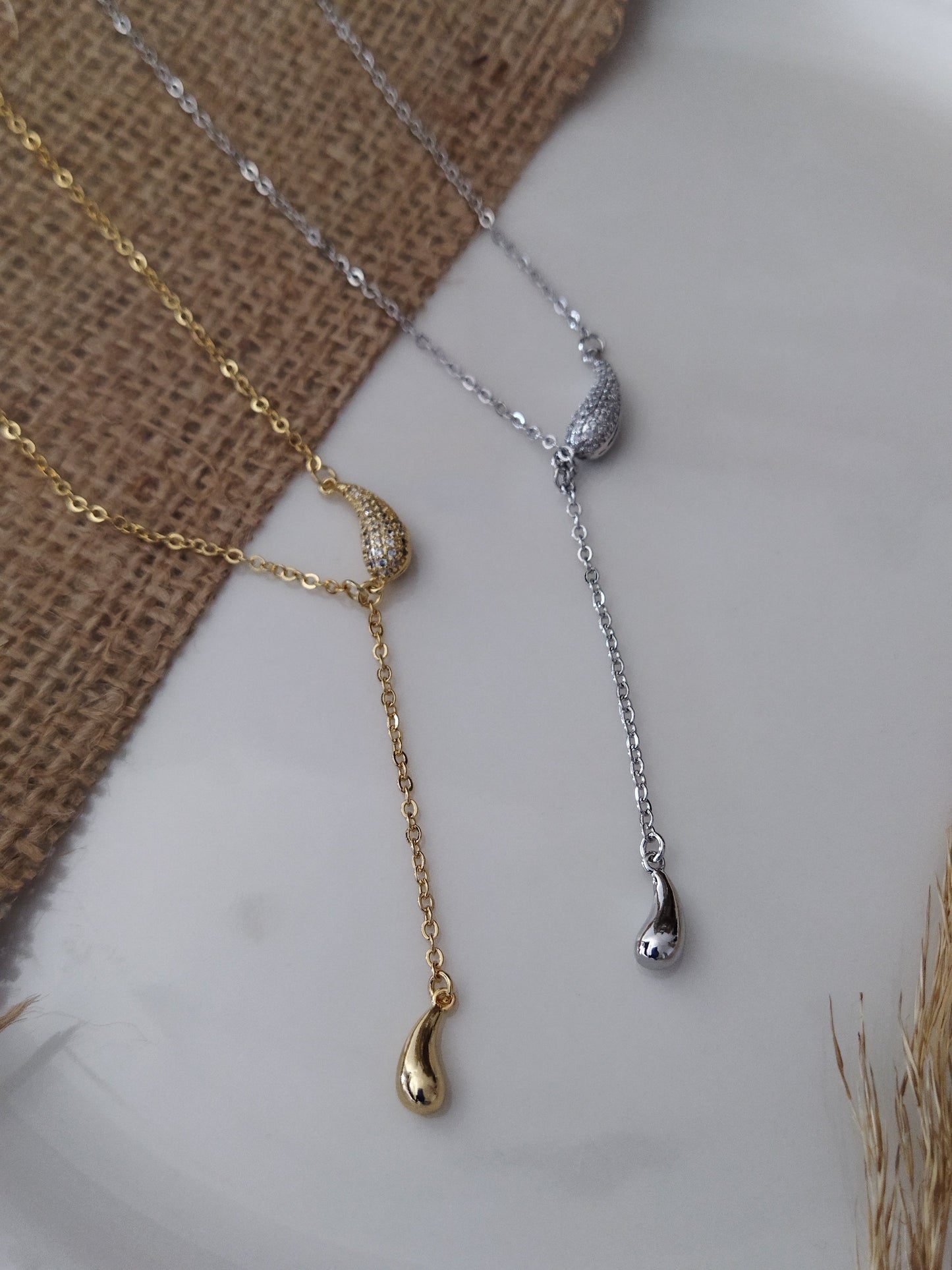 SU DAMLASI TAŞLI ÇELİK Y KOLYE