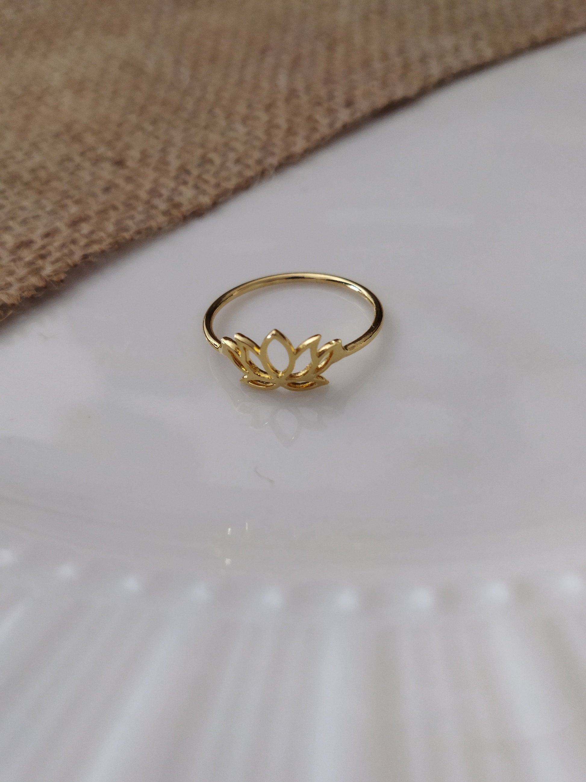 Lotus Çiçeği Çıtır Yüzük - Pirinç - Gold Renk Kadın Yüzüğü - Bronzzara