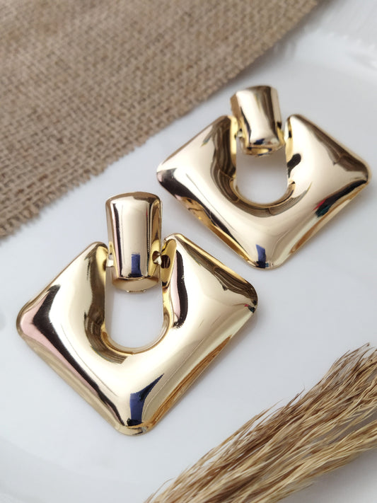 GÖSTERİŞLİ KADIN GOLD KÜPE