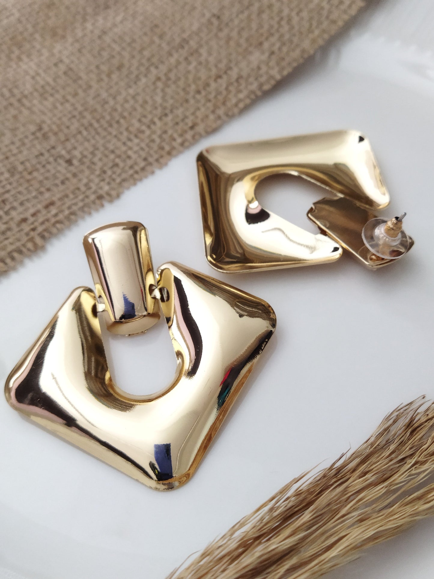 GÖSTERİŞLİ KADIN GOLD KÜPE