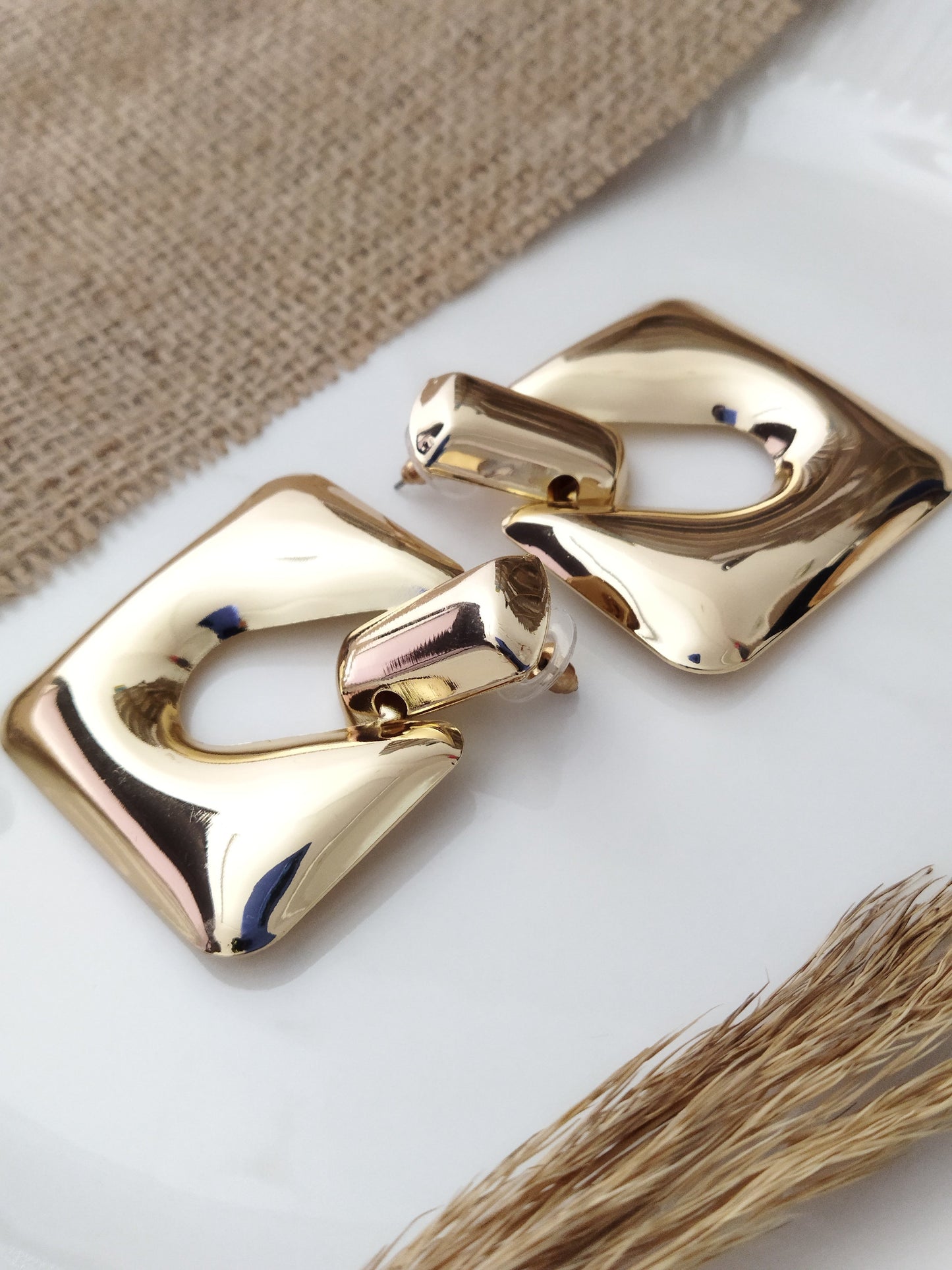GÖSTERİŞLİ KADIN GOLD KÜPE