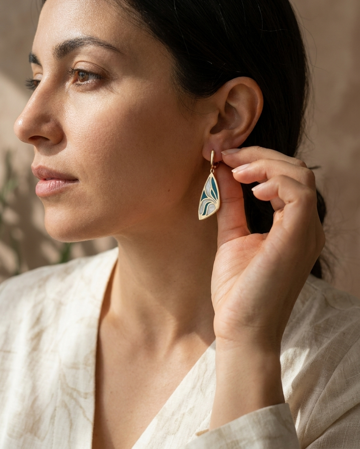 Madame Perle – Family | Enameled Wing Earring