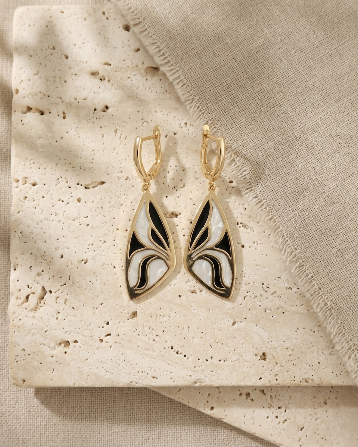 Madame Perle – Family | Enameled Wing Earring